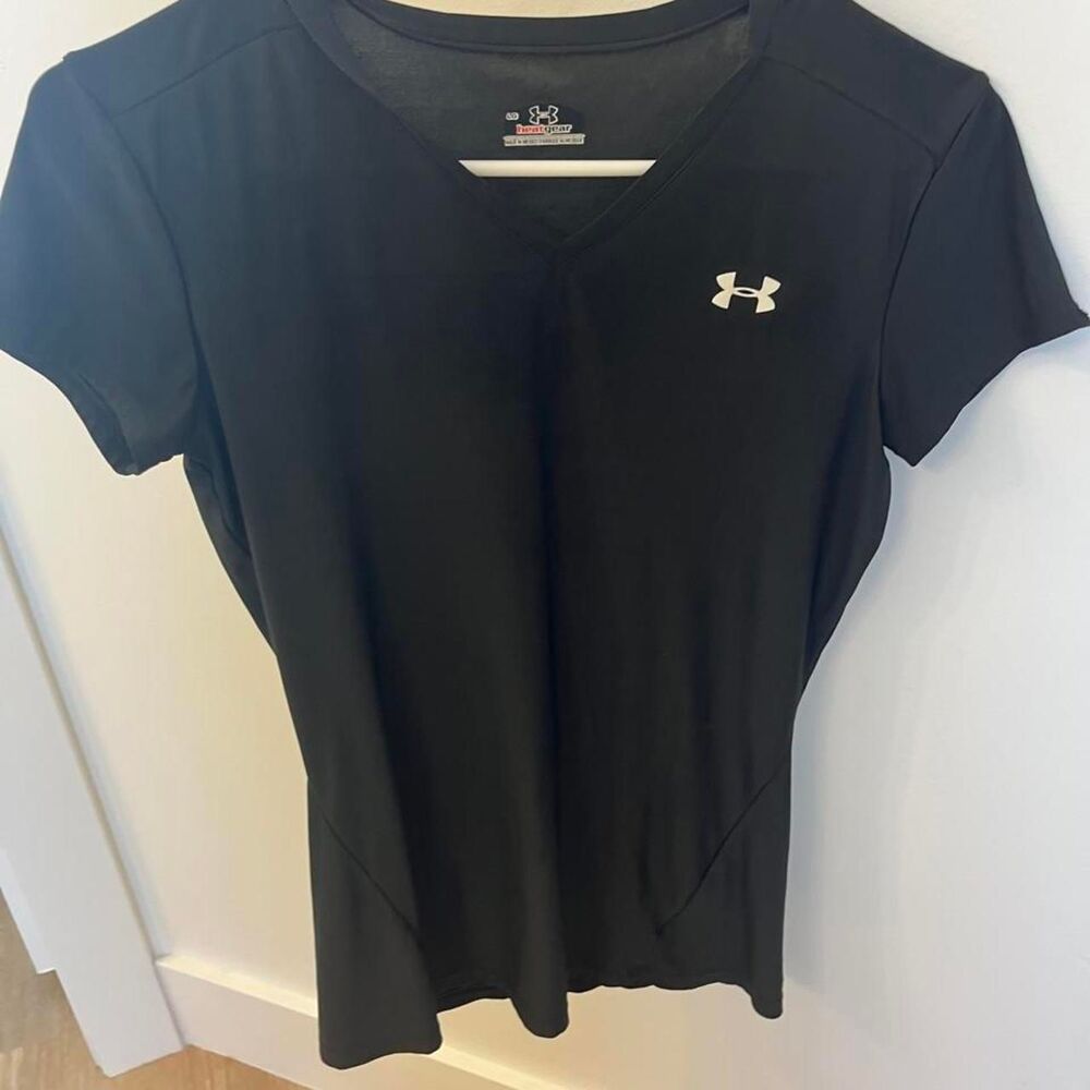 Black Under Armour Short Sleeve Athletic Top Size Large